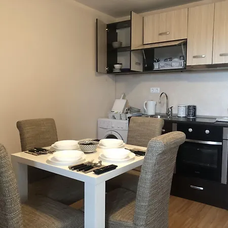 Palace De Luxe Aparthotel 3*