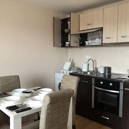 Aparthotel Palace De Luxe 3*